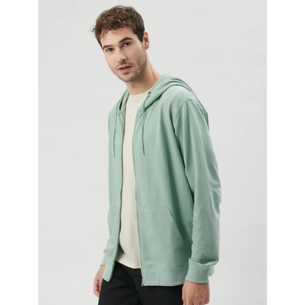 Felpe con Zip e Cappuccio Personalizzabili | Comfort e Stile Casual